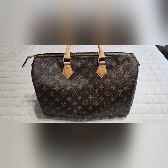 Louis Vuitton Speedy 35 Signature Monogram - Picture 2 of 13